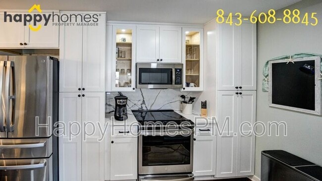 Building Photo - 2011 N Hwy 17