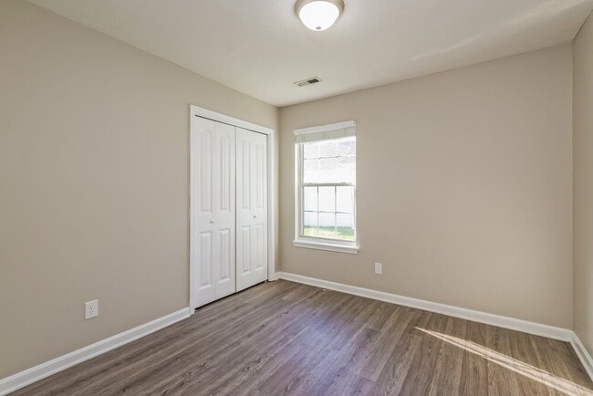 Building Photo - 11107 Meadow Chase Ct