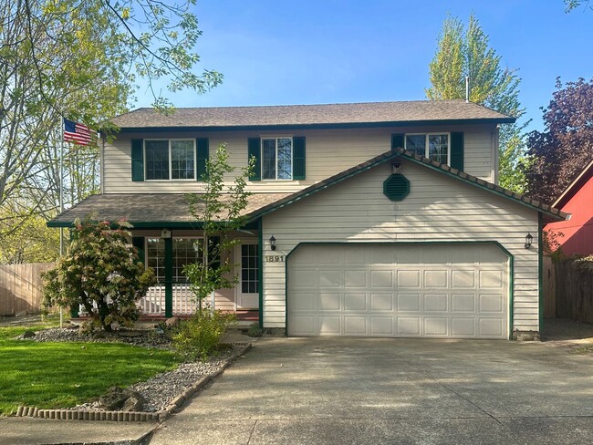 Primary Photo - 4-bedroom 2.5 Bath McMinnville OR 97128