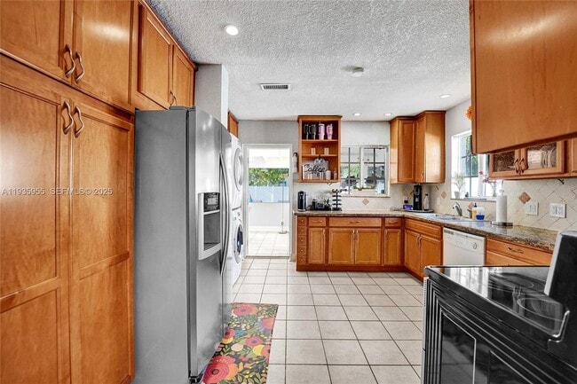 Building Photo - 2826 Dewey St