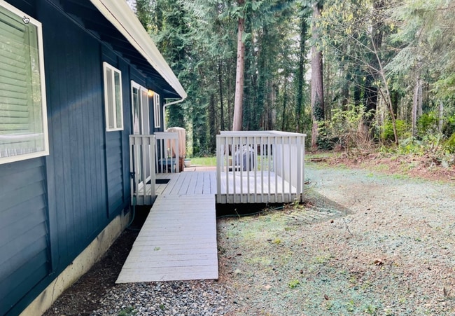 Building Photo - Modern Woodland Retreat in the Heart of Gig Harbor