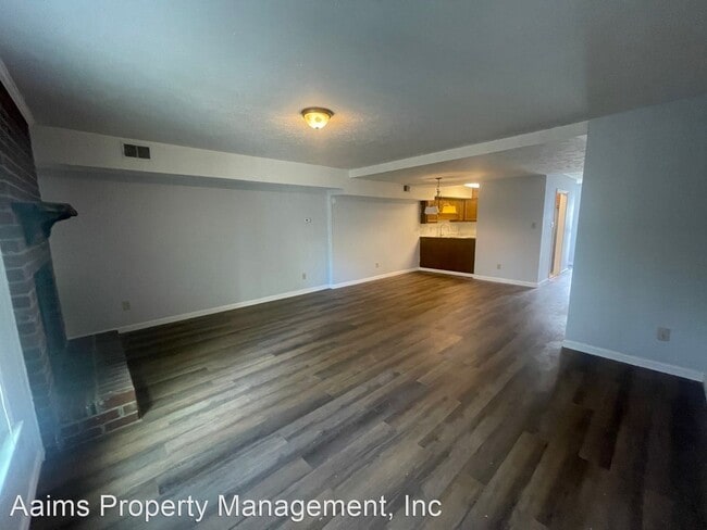 Building Photo - 2 br, 2.5 bath House - 2625 Edmonton Road