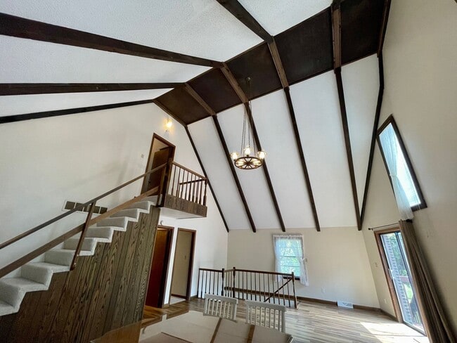 Building Photo - Unique 4 Bedroom Home on Dead-End Road w/ 6 Acres