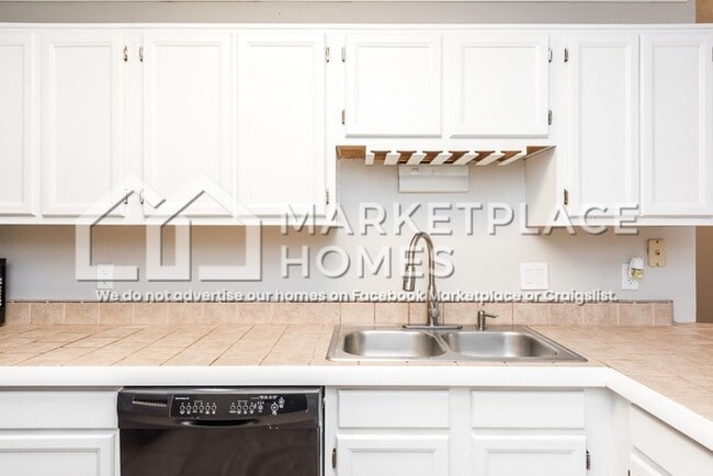 Building Photo - 2733 St Charles Ln NW