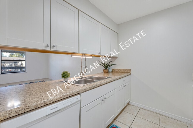 Building Photo - 508 Landview Dr