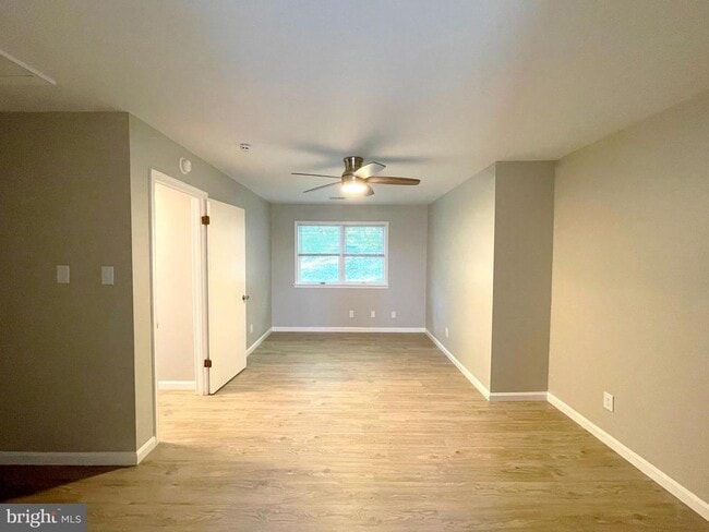 Building Photo - 10960 Earnshaw Ln