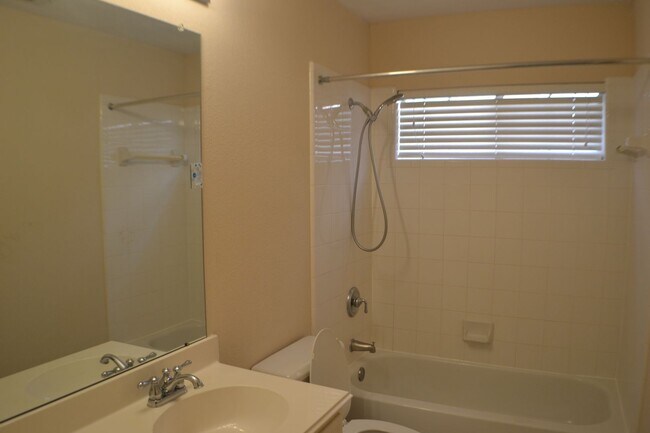 Building Photo - House For Lease in Plano