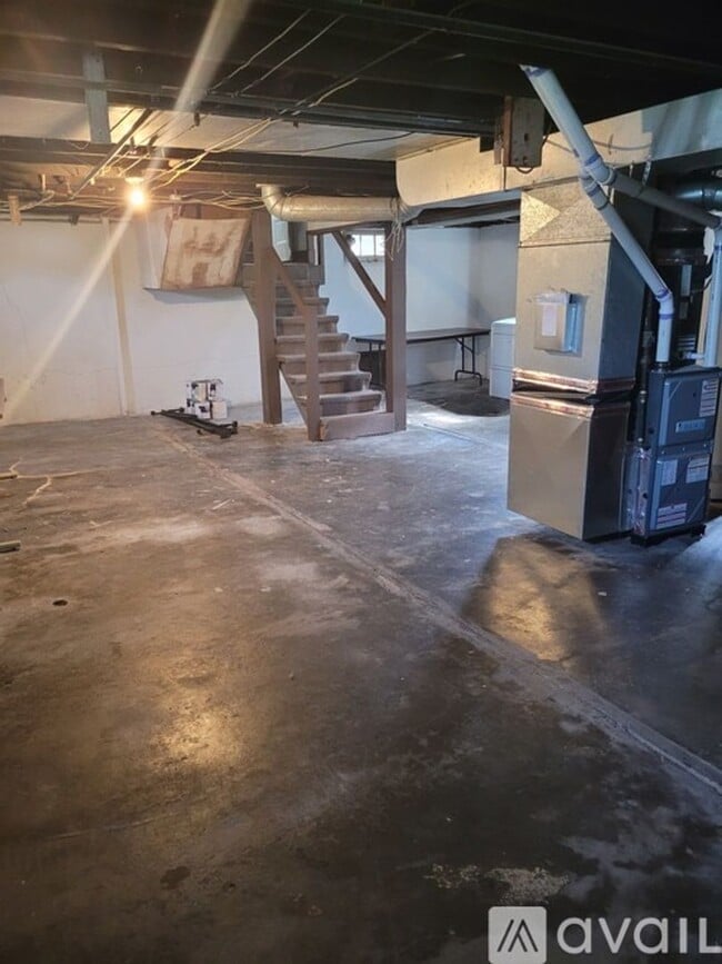 Building Photo - 2 Bd 1 Ba House in Beatrice Available in June!