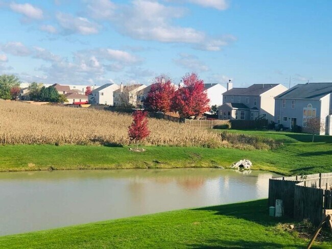 Building Photo - Kenosha 4 bedroom home