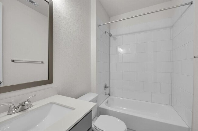 Building Photo - 113 Charro Ct