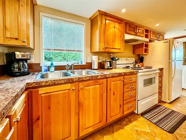 Building Photo - 218 Ironwood Dr