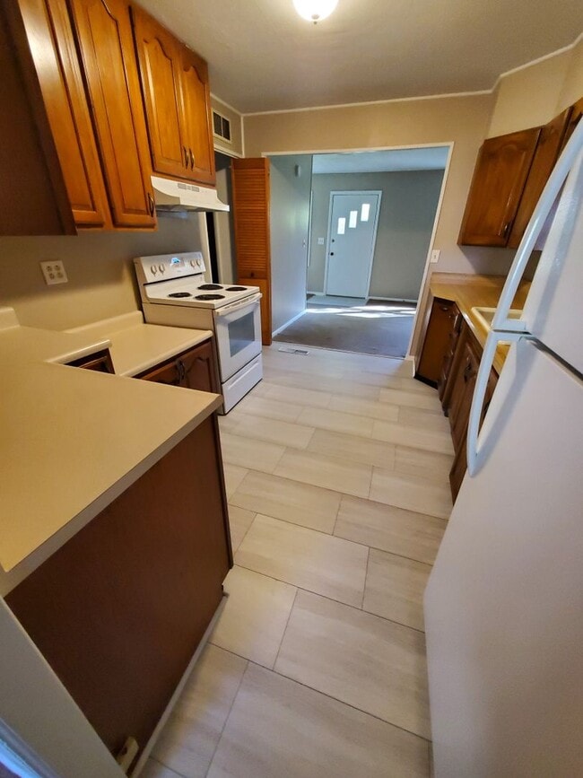 Building Photo - LEASING FOR AUGUST 2026