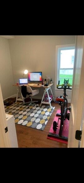 Building Photo - 71 Savin St