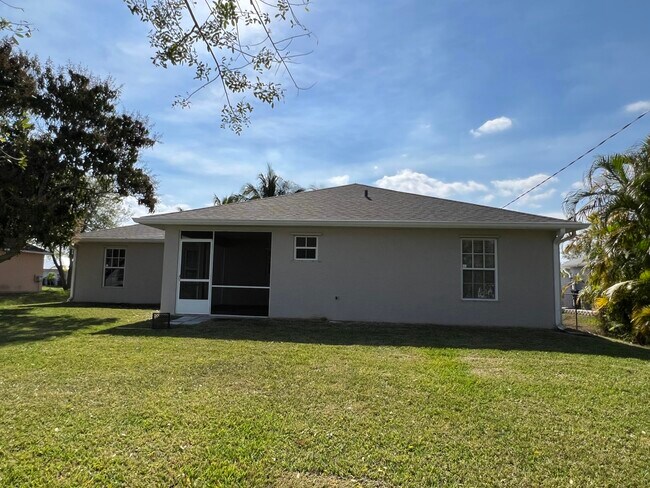 Building Photo - 1841 SW Angelico Ln