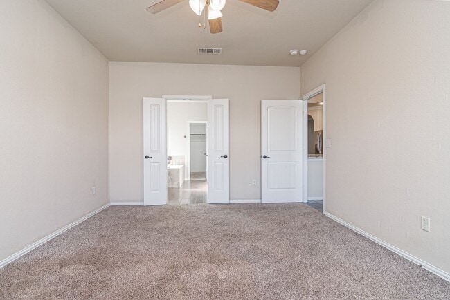 Building Photo - 1416 Cerrillos Ave