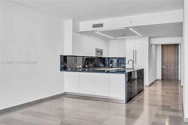 Building Photo - 88 SW 7th St