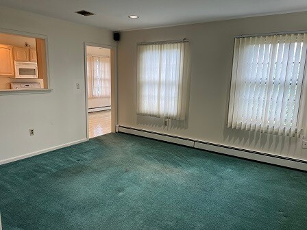 Building Photo - 4 Courter Ln