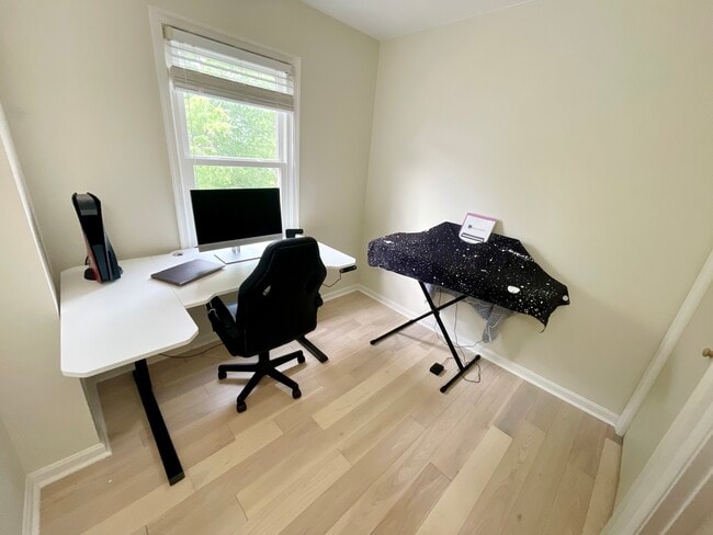 Bedroom #3 / Office w/ closet **Unfurnished** - 3814 Usher Ct