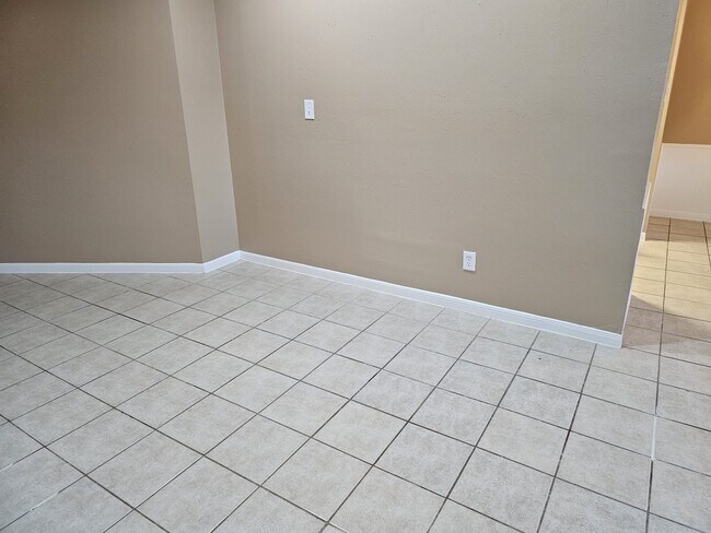 Building Photo - 2327 Shadbury Ct