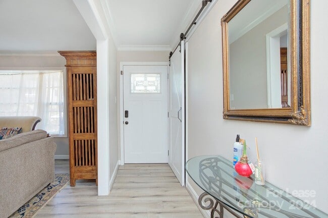 Building Photo - 629 Grandin Rd