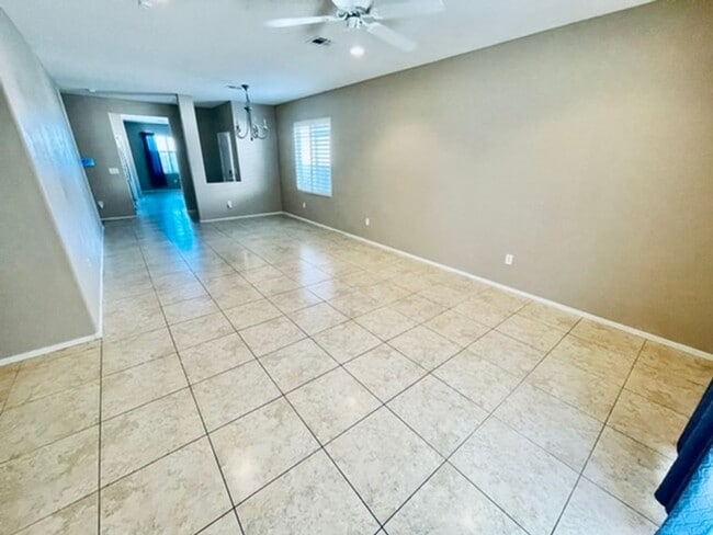 Building Photo - Beautiful Upgraded, single story home in a...