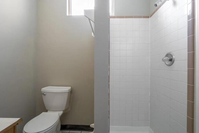 Building Photo - 93 W 9th Ave