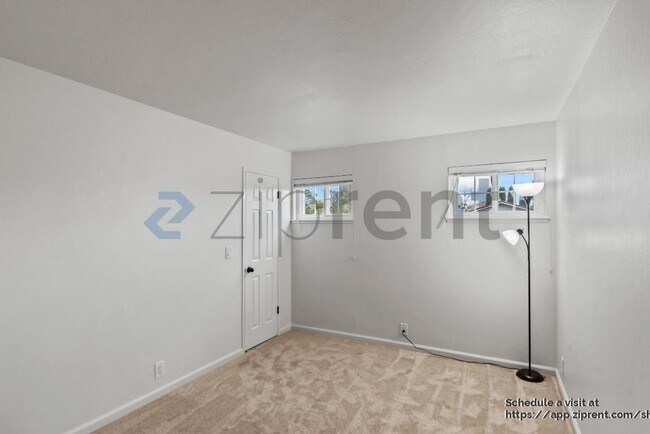 Building Photo - 129 John Kirk Ct