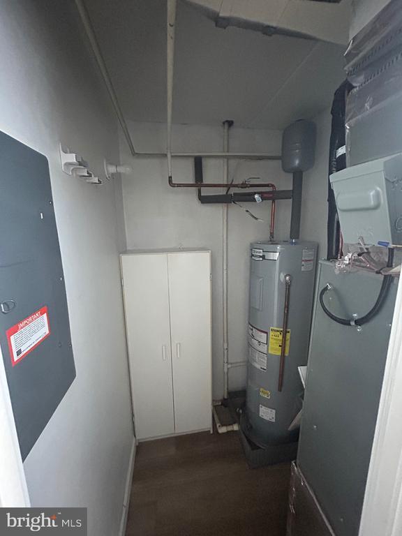 Building Photo - 5645 Harpers Farm Rd