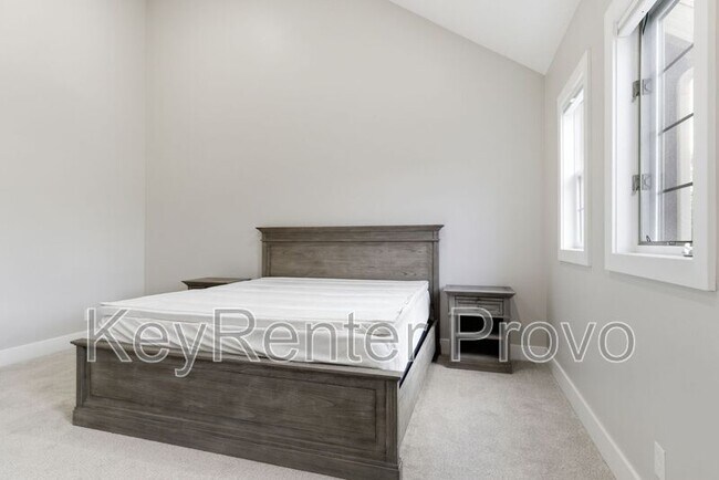 Building Photo - 5069 N River Park Way