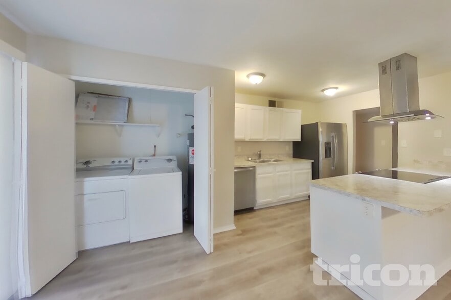 Building Photo - 416 Forestwood Dr