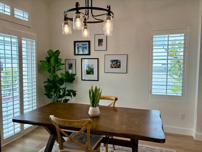 Building Photo - 5096 Nighthawk Way