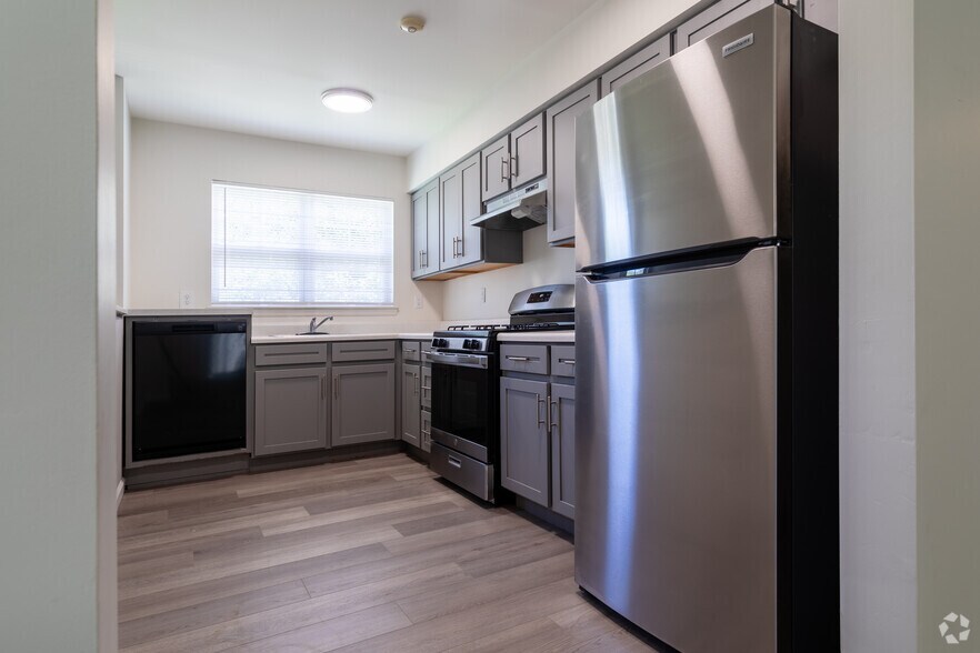 Pinewood Estates A Vibrant 55 + Community 203 Pinewoods Cres Middle Island NY 11953