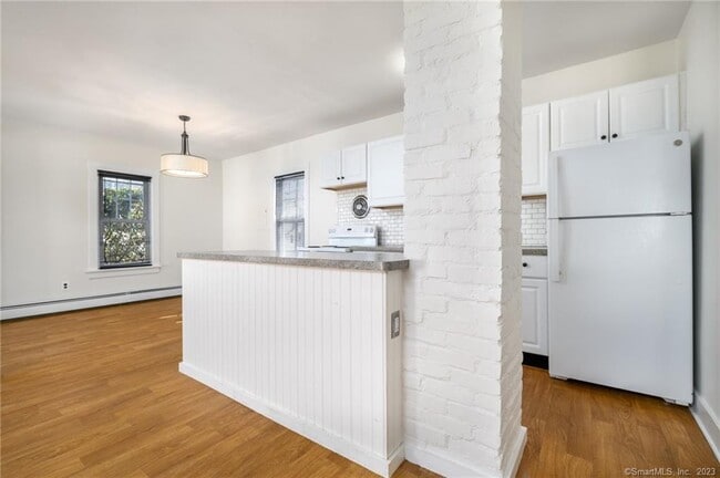 Building Photo - 15 Duncanson St