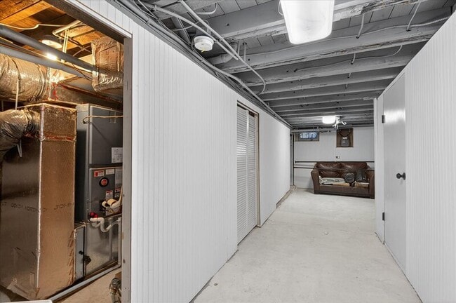 Building Photo - 255 New Holland Ave