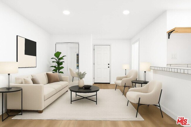 Building Photo - 641 N Martel Ave