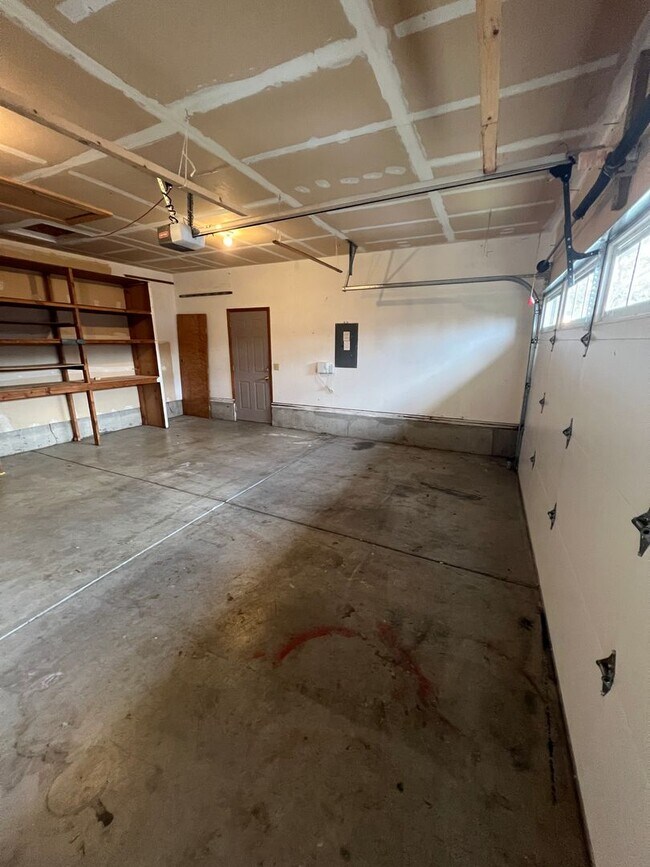 Building Photo - 3 Bedroom Home in Troutdale