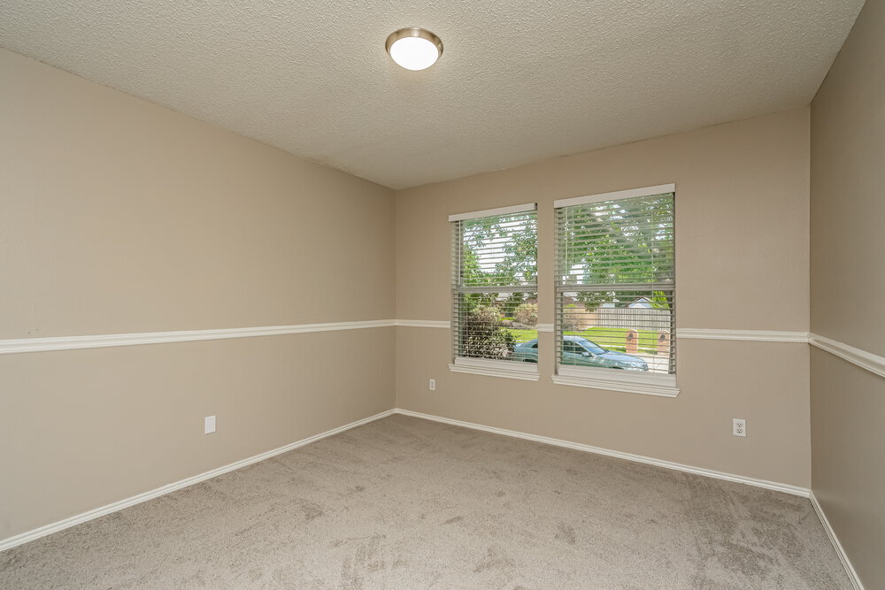 Building Photo - 1616 Deerwood Dr