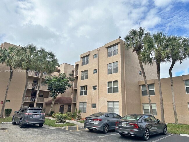 Primary Photo - 9430 Live Oak Pl