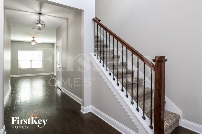 Building Photo - 4186 Woodland Park Dr SW