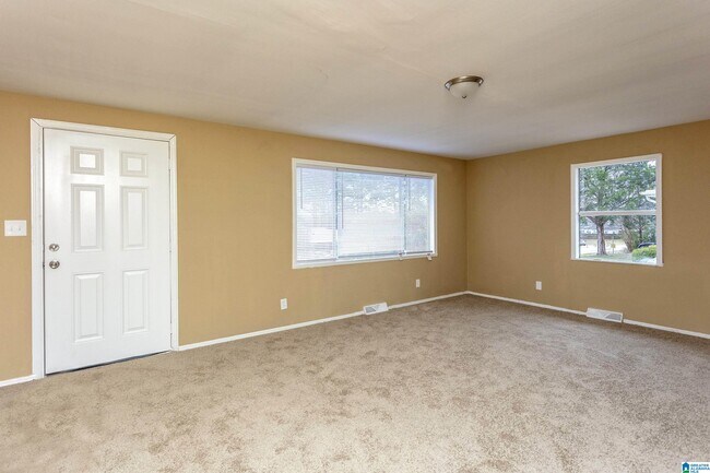 Building Photo - 1032 26th Ave N