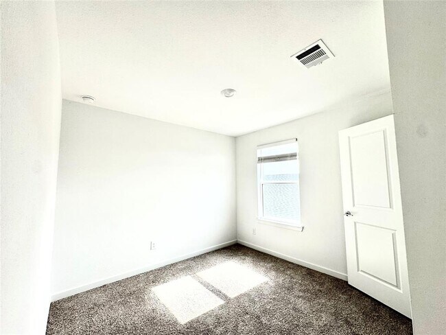 Building Photo - 21746 Heather Elm Dr