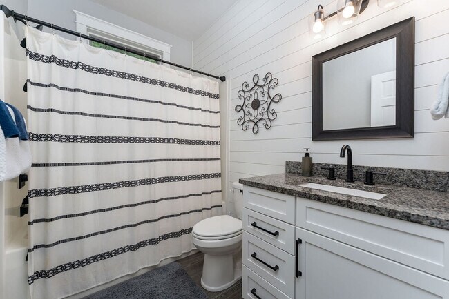 Building Photo - 49 Valley Dr