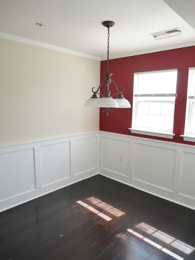 Building Photo - 2 Bedroom Condo Located in Villages of Montgomery Run- Ellicott City