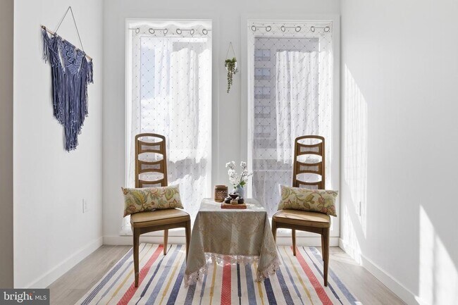 Building Photo - 915 N Broad St