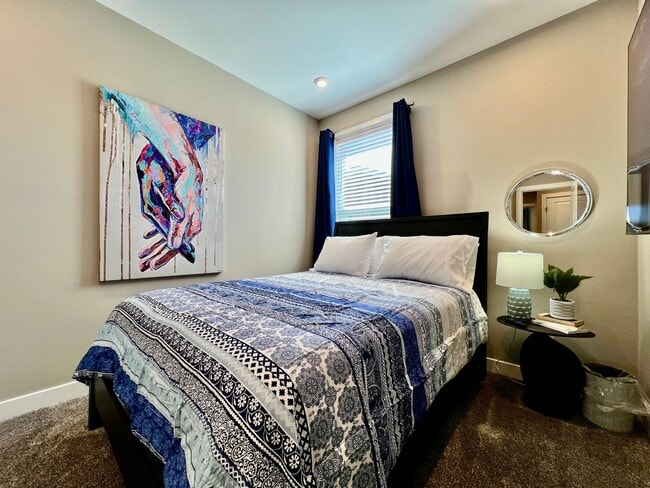 Building Photo - 4 Bedroom, Luxury living in premium location next to Liberty Center and Interstate 75