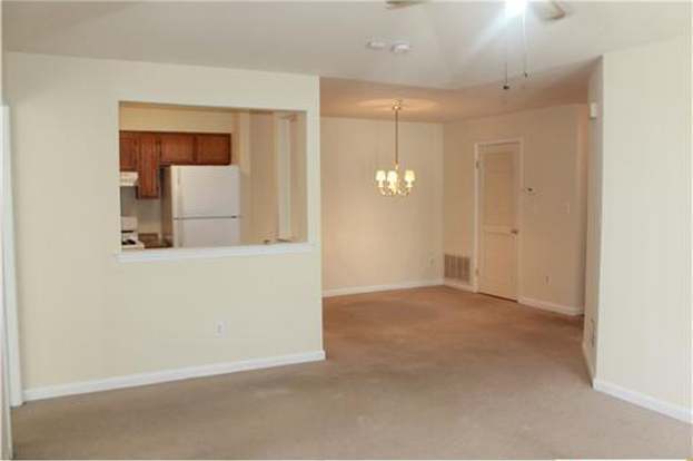Building Photo - 1335 Waterford Dr