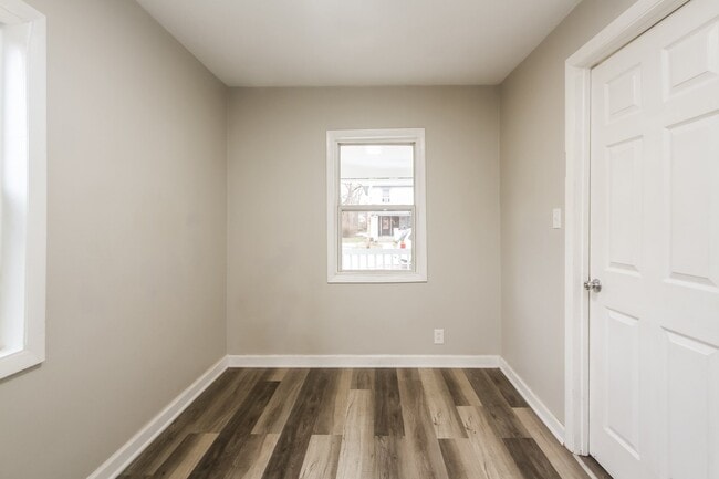 Building Photo - 1731 N Alton Ave