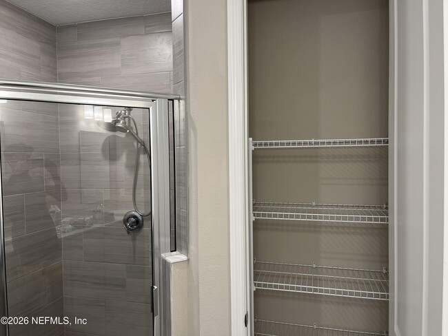 Building Photo - 211 Diamondback Ave