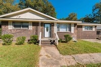 Building Photo - $1,300 - 3 bed/2 bath house for rent in Fl...