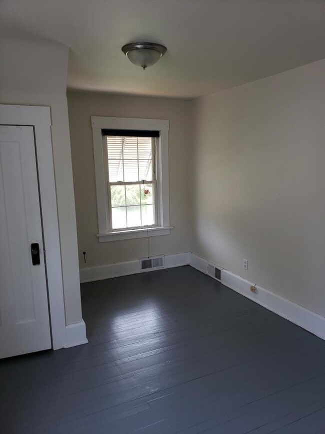 Building Photo - 158 Beechwood Dr